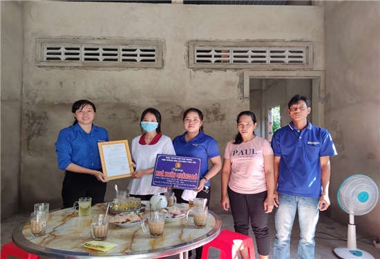 Hội đồng Đội huyện Trà Cú: Bàn giao ngôi nhà Khăn quàng đỏ cho học sinh nghèo vượt khó tại xã Tân Sơn