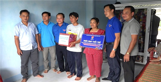 Đoàn khối các Cơ quan và Doanh nghiệp tỉnh Trà Vinh: Bàn giao Ngôi nhà tuổi trẻ tại xã Long Hiệp