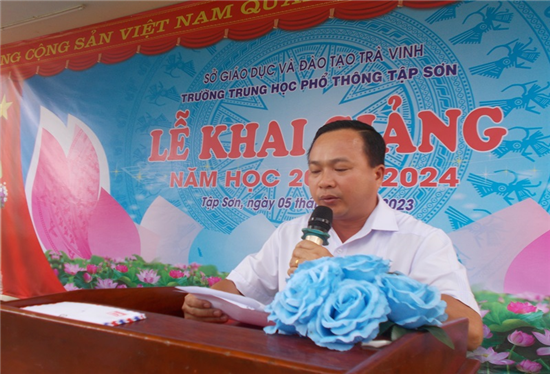Bí thư Huyện ủy Nguyễn Quốc Phương: Dự Lễ khai giảng năm học mới tại Trường THPT Tập Sơn