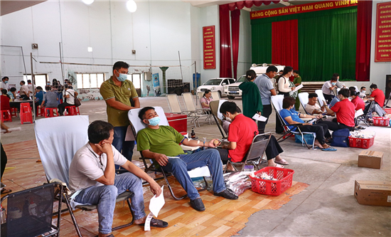 Trà Cú: Tiếp nhận 195 đơn vị máu từ người hiến máu tình nguyện đợt II/2022